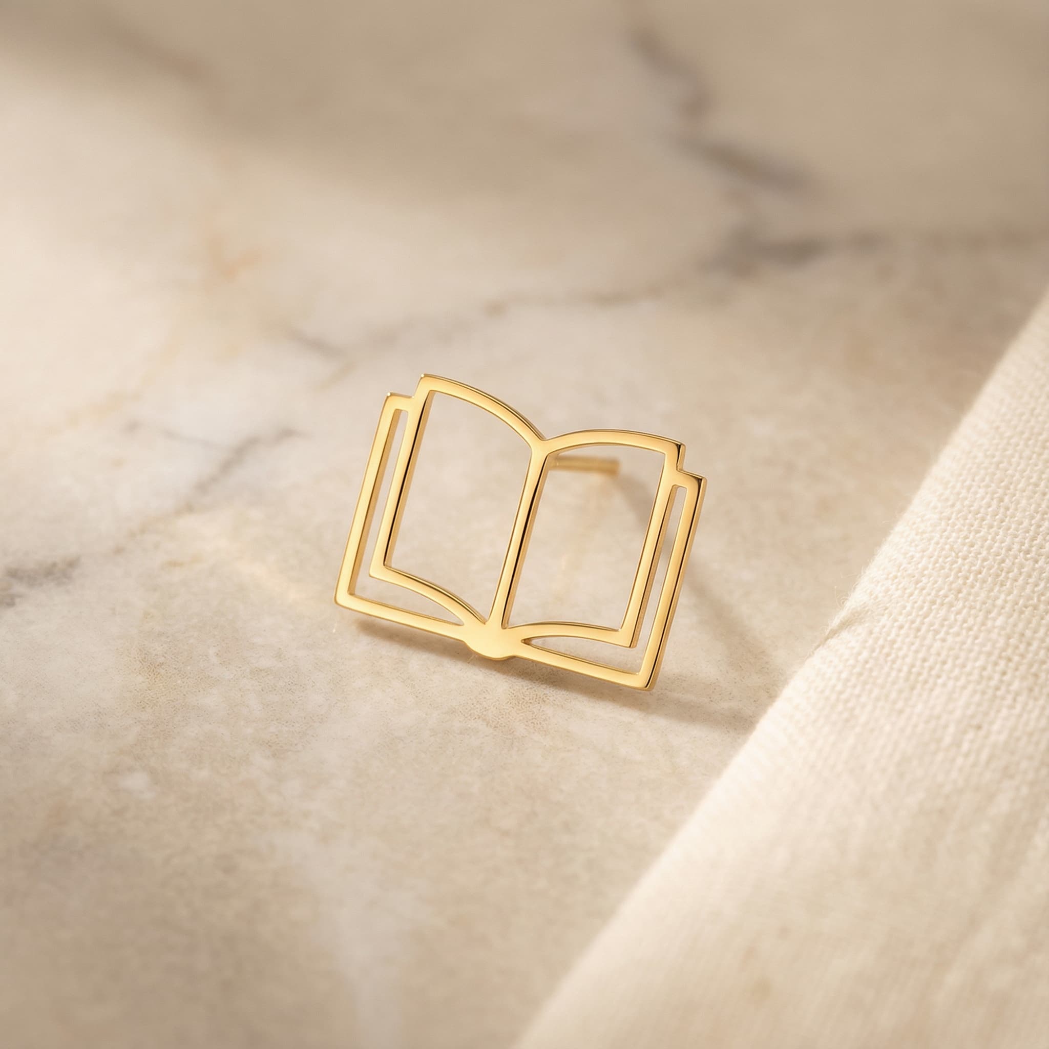 Öğretmen Açık Kitap Figürlü 925 Ayar Gümüş Küpe